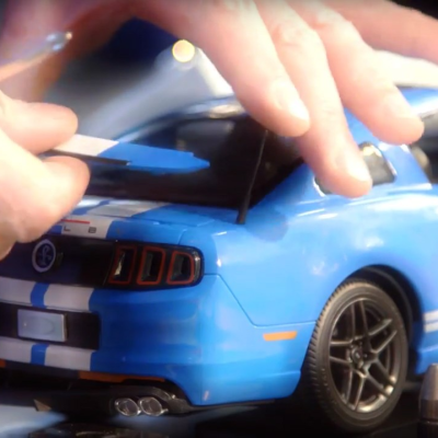 Ford fabrica brinquedos no Natal