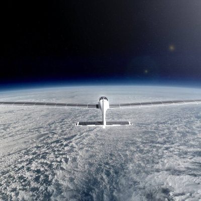 Avião movido a energia solar à conquista do espaço