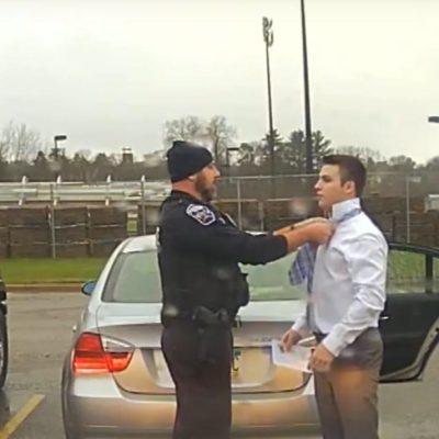 Como um nó de gravata quase deu multa a condutor