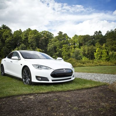 Tesla lidera na satisfação dos clientes