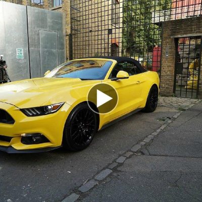 Aceitaria um ‘blind date’ do Tinder a bordo de um Ford Mustang?