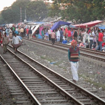Uma feira na linha do comboio