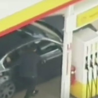 Condutor parou para reabastecer…durante perseguição policial