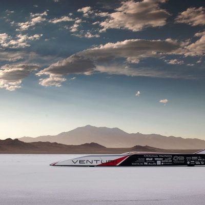 Do “La Jamais Contente” às corridas de robôs