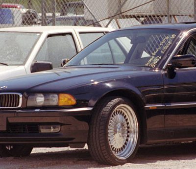 BMW onde Tupac foi baleado em leilão